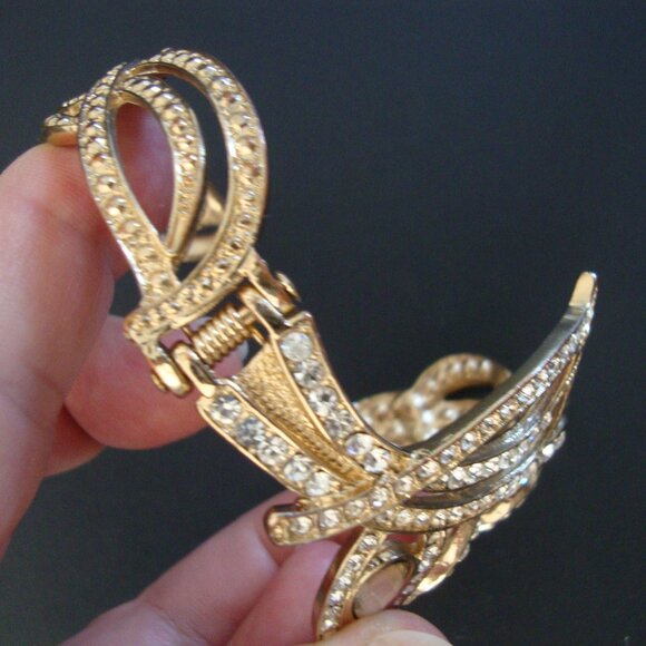 Vintage Gold Tone Clear Crystal Gemstone Hinged Cuff Bracelet - Picture 7 of 9